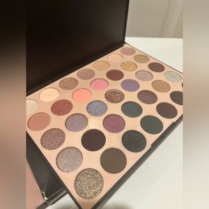 Morphe eyeshadow pallet